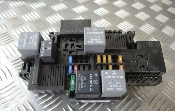 Mercedes-Benz S W222 Fuse module A2229063302