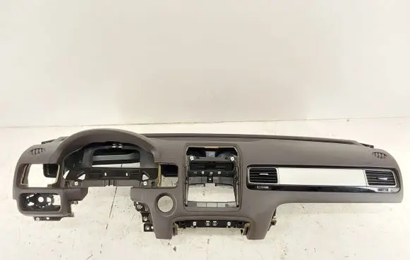 Volkswagen Touareg II Dashboard 7P1857100 7P1858295 7P1819634