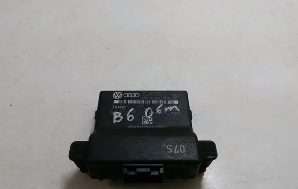Volkswagen PASSAT B6 Gateway control module 3C0907530C