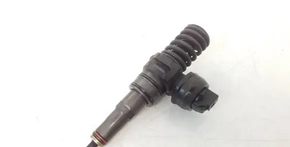 Fuel injector
