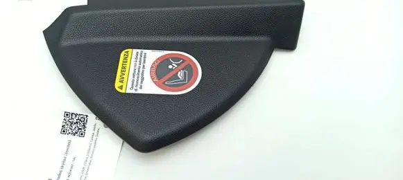 Mercedes-Benz C W204 Dashboard side end trim A2046800278 107215