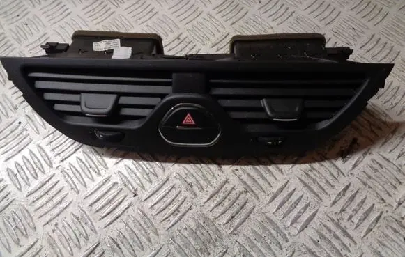 Opel Corsa E Dash center air vent grill 13384933 13363976 13377949