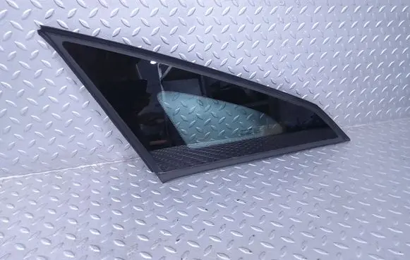 Citroen C4 III e-C4 Rear side window 9832918480 9832918780