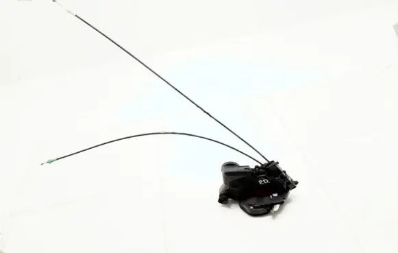 Toyota Yaris Front door lock MD4
