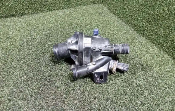 Renault Master III Thermostat 110604371R 110609356R 8201420961