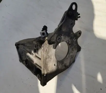 Citroen Berlingo Engine mounting bracket 9625176310