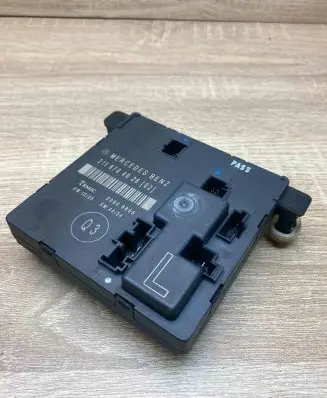 Mercedes-Benz E W211 Door control unit/module 2118704026 00006805