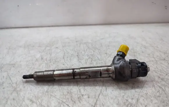 Volkswagen Golf VII Fuel injector 0445110471