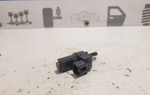 Clutch pedal sensor
