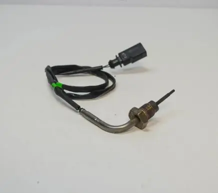 Volkswagen Golf VII Oil temperature sensor 04L906088AC
