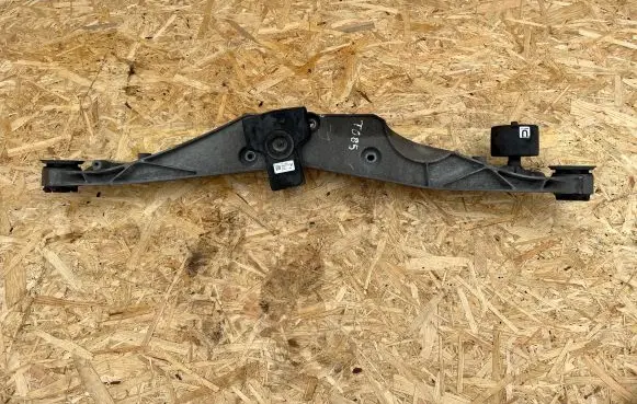 BMW X1 F48 F49 Rear differential/diff mount bracket 6852896 6868778