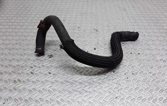 Toyota Auris 150 Engine coolant pipe/hose