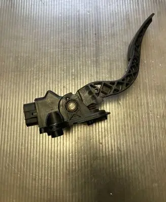Citroen C-Crosser Accelerator throttle pedal MN101543 07142A2B 47114161843