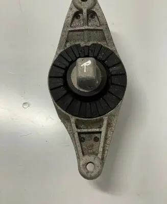 Maserati Ghibli Engine mount bracket 06700036290