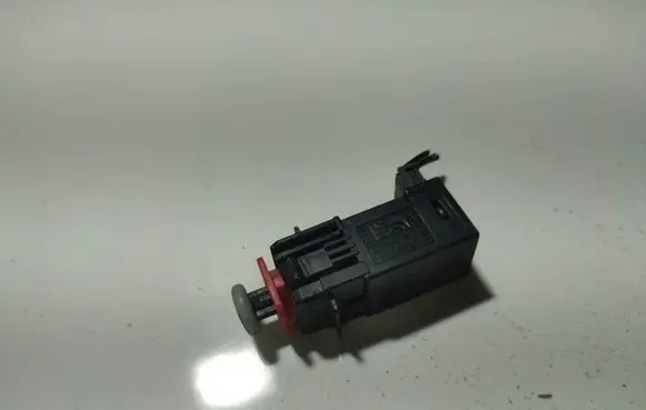Opel Astra H Brake pedal sensor switch 55701895