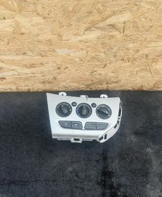 Ford Focus Climate control unit CJ5T19980AE