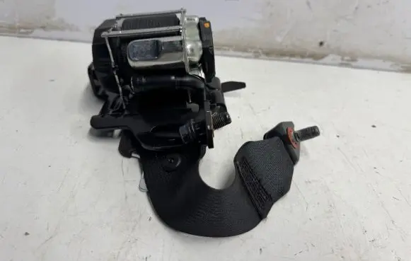 KIA Stinger Rear seatbelt 89820J5300