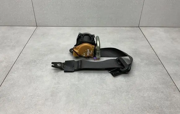 Opel Insignia B Rear seatbelt 39133021