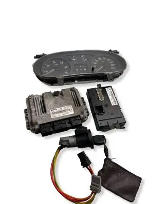 Opel Vivaro Engine control unit/module 0281011530 8200391179 H0M820005