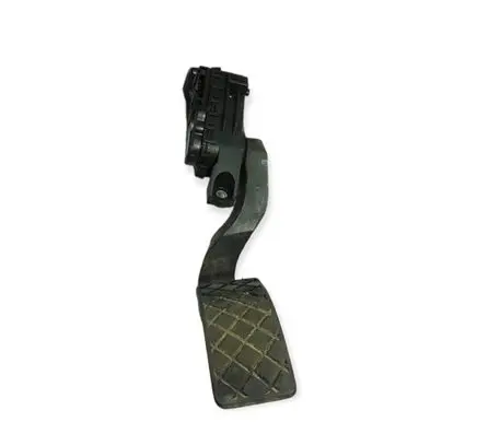 Accelerator throttle pedal