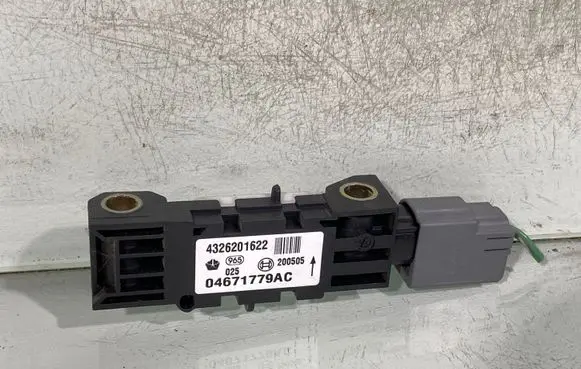 Jeep Grand Cherokee (WK) Airbag deployment crash/impact sensor 04671779ac