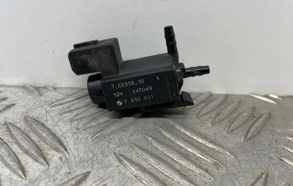 BMW 4 F32 F33 Turbo solenoid valve 7810831 70231800