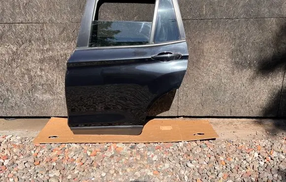 BMW X3 F25 Rear door