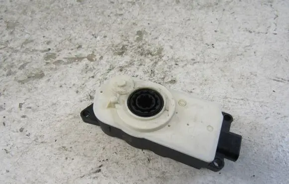 BMW X5 G05 Radiator active air flap actuator 5811R1000