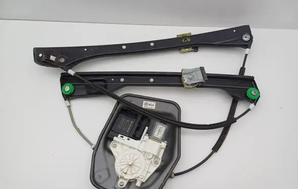 Volkswagen Golf Plus Front door window regulator with motor 1K3837461B 1K0959793H 1K0959701L