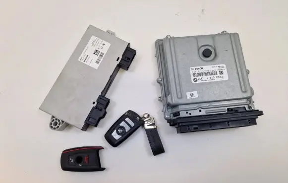 BMW 5 F10 F11 Engine ECU kit and lock set 8513242 0281017679 030210161