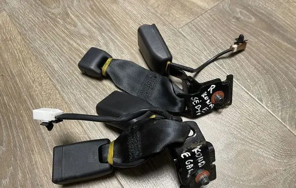 Hyundai Kona I Rear seatbelt buckle K20143