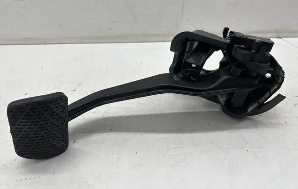 Mercedes-Benz E W213 Brake pedal A2052900618 A2139051303