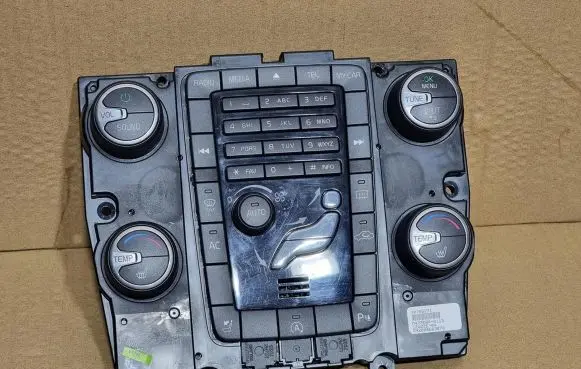 Volvo V60 Climate control unit 30795271