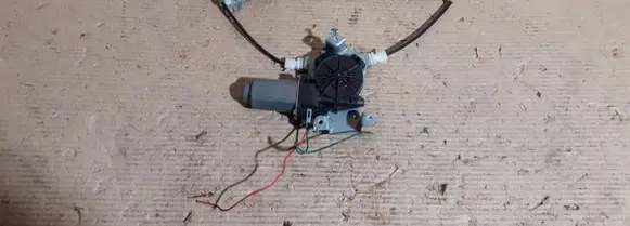 Nissan Qashqai Rear door window regulator with motor 402190A