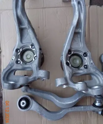 Mercedes-Benz AMG GT 4 x290 w290 Stub axle 2903321000
