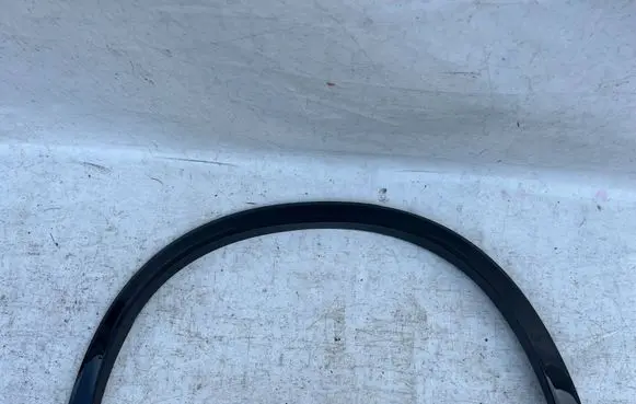 Rear fender molding trim