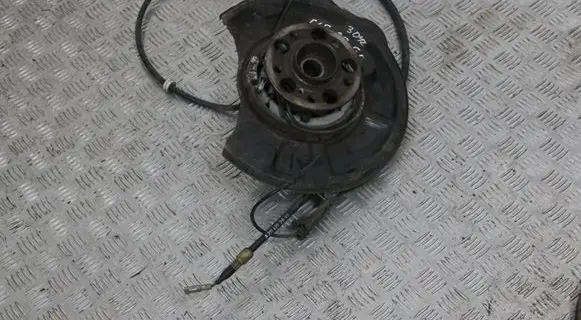 Mercedes-Benz CLS C219 Rear wheel hub A2114202685