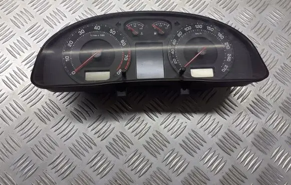Skoda Superb B5 (3U) Tachometer 3U0920841C