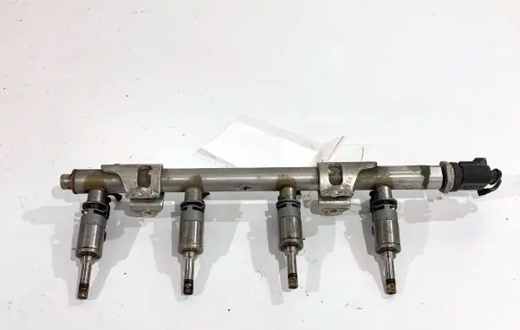 Volkswagen Golf VII Fuel main line pipe 04E133320D