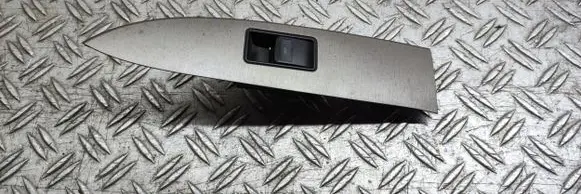 Toyota Avensis T270 Electric window control switch 7427205050
