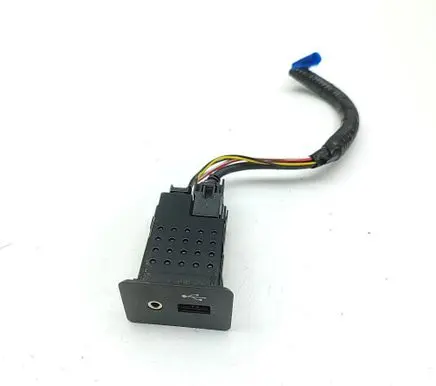 Nissan Leaf II (ZE1) AUX in-socket connector 284H35FA0A