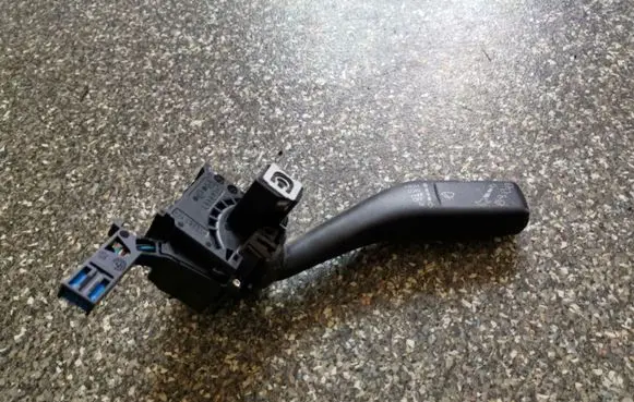 Volkswagen Golf V Wiper control stalk 1K0953519H