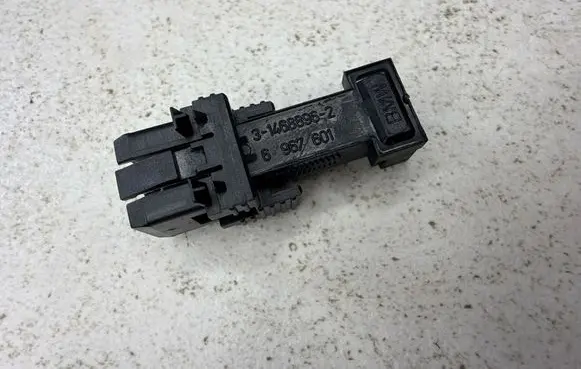 BMW 5 E60 E61 Brake pedal sensor switch 6967601