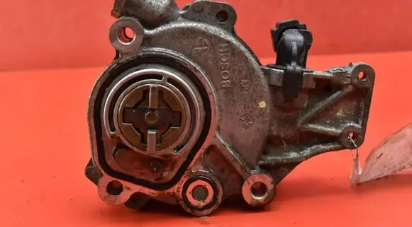Ford Mondeo MK IV Vacuum pump D1711A