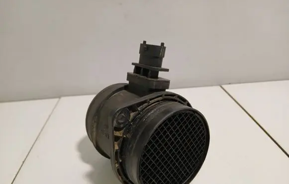Volvo XC90 Mass air flow meter 30677999