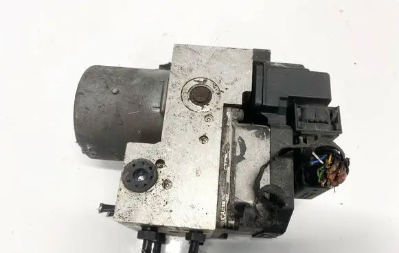 Audi A4 S4 B5 8D ABS Pump 8e0614111ah