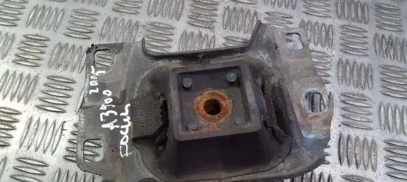 Ford Focus Engine mount bracket 3M517M121AE 3M51-17M121-AE