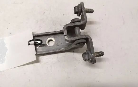 Mitsubishi Grandis Front door upper hinge
