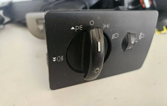 Ford C-MAX I Light switch 4M5T13A024LA 04059715