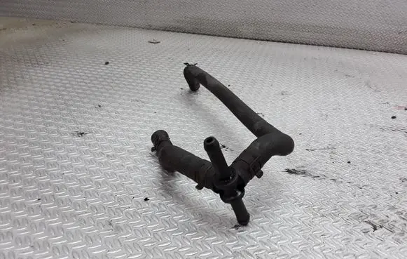 Volkswagen Touran I Fuel line/pipe/hose 